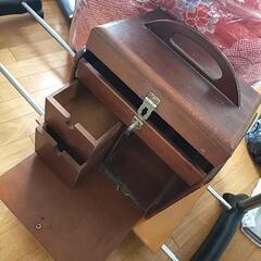 木製の小物入れ