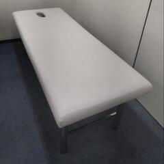 施術ベッドの画像