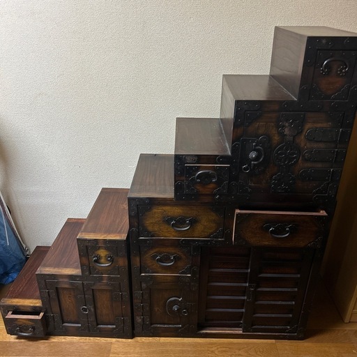 階段型木製収納タンス