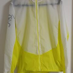 ARC'TERYX "ランニングに最適" 防風と通気の兼ね合い