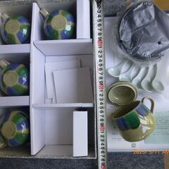 未使用の蓋つきのコーヒーカップの画像