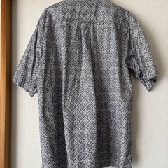 UNIQLO半袖シャツLサイズの画像