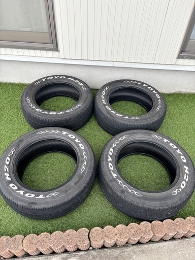 中古溝あり‼️TOYO H20ホワイトレタータイヤ 2018年製215/65R16