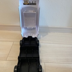 大きなパトカーの画像