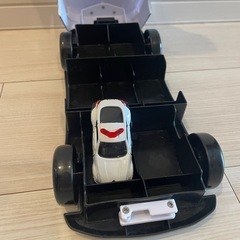 大きなパトカーの画像