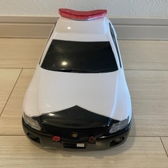 大きなパトカーの画像