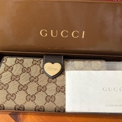 GUCCIの長財布