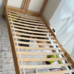 【無料】IKEA 木製　シングルベッド　