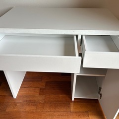 テーブル　机の画像