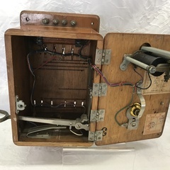 ☆ドリーム２号館☆ジモティー割/昭和レトロ デルビル磁石式電話機　※受話器・レバー欠品 ジャンク品の画像