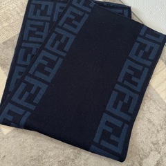 FENDIマフラー