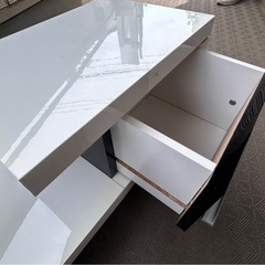 テレビボードの画像
