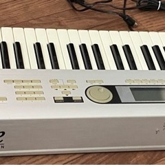 KORG TRITON Le76 コルグ  シンセサイザー 動作確認済み アダプター スマートメディア キーボード　専用セミハードケース付きの画像
