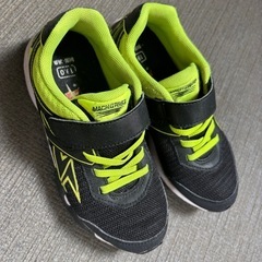キッズ　スニーカー　19センチの画像