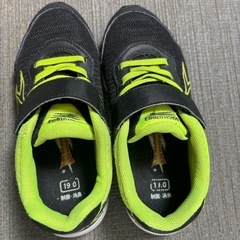 キッズ　スニーカー　19センチの画像