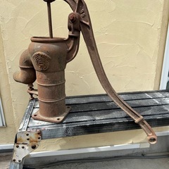 お取引決定しました　古い井戸ポンプの画像