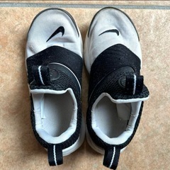 《決まりました》NIKE ナイキ　プレスト　エクストリーム　スニーカー　キッズ　18㎝の画像