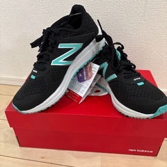 ニューバランス　スニーカー　22.5cm