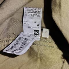 GUカーキシャツの画像