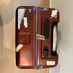 キャリーケース(一部破損)の画像