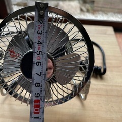 卓上小型扇風機の画像