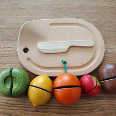 木のおもちゃ3種　PlanToysのおもちゃ２種類＋お弁当箱