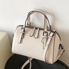 【新品未使用】ボストンバッグ　ホワイトの画像