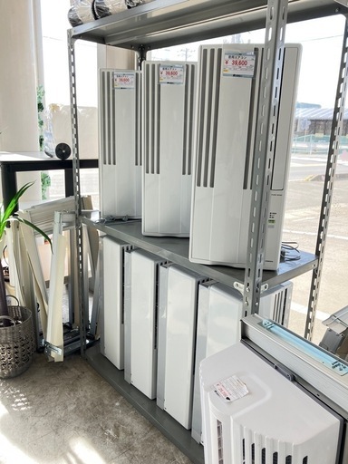 入荷！【窓用エアコン】中古 　夏　暑さ対策　クーラー