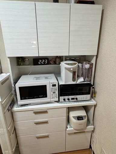 現金払い　ホワイト食器棚