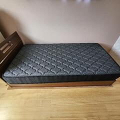 ベッド＋マットレスの画像