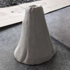 龍と山の置物の画像