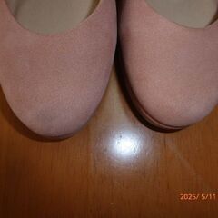 【最終再値下げ】【中古美品】Fin パンプス　サーモンピンク　24,1/2の画像