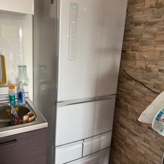 TOSHIBA ファミリータイプの冷蔵庫 