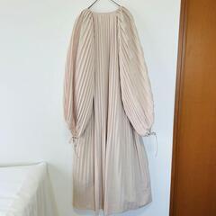 【極美品 / Louren】ALL PLEETS VOLUME DRESSの画像