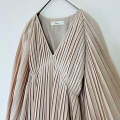 【極美品 / Louren】ALL PLEETS VOLUME DRESSの画像