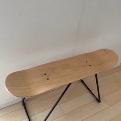 スケートボードベンチ 木製 金属フレームの画像
