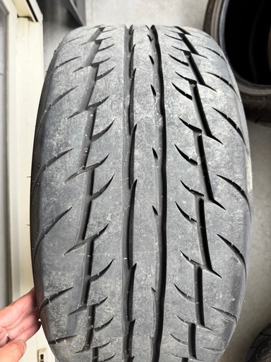 タイヤ売ります！235/45/17 ファイナリスト595EVO
