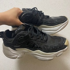 adidas キラキラ　厚底スニーカー