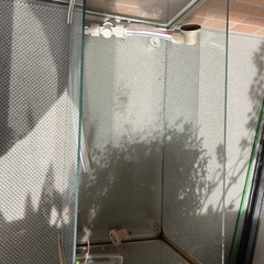 亀の水槽　60センチ（底に亀裂あり）