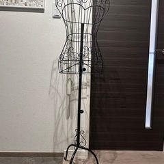 現地受け取り　トルソー　黒の画像