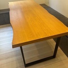 ダイニングテーブル