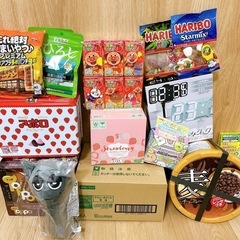 〖お譲り先決定〗 アミューズメント お菓子生活雑貨等大量セット！