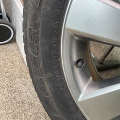 ブリヂストンのサマータイヤ225/65R17新品同様トヨタハリアーなどの画像