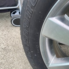 ブリヂストンのサマータイヤ225/65R17新品同様トヨタハリアーなどの画像
