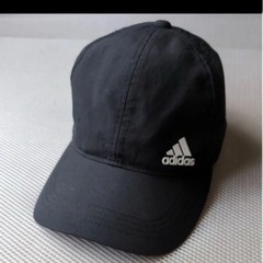 adidas ユニセックス キャップの画像