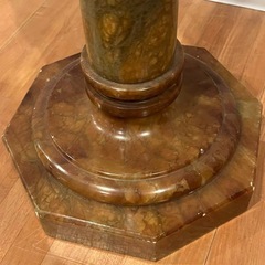 大理石　サイドテーブルの画像
