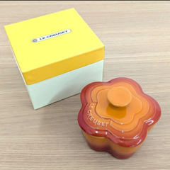 新品未使用　ル・クルーゼ　ココット　ラムカン　フルール　フラワー形