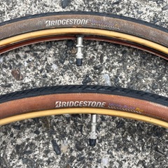 自転車のタイヤチューブセット27 × 1 8/3
の画像