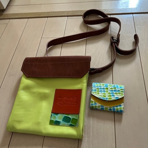 クアトロガッツ牛皮　財布（新品）付き