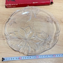 クリスマス使用　大皿　ガラスプレート　SOGA ソガ　花模様　未使用の画像